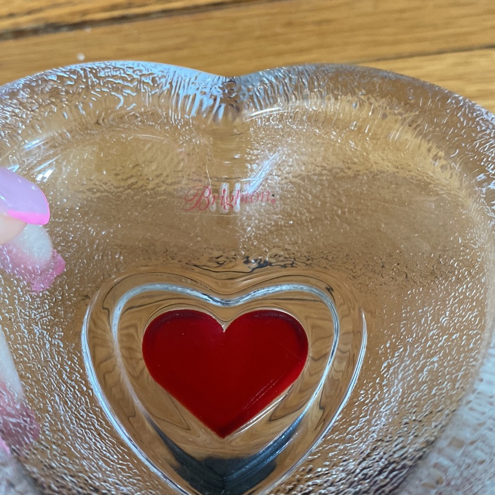 Brighton Heart Glass Bowl - Picture 4 of 4